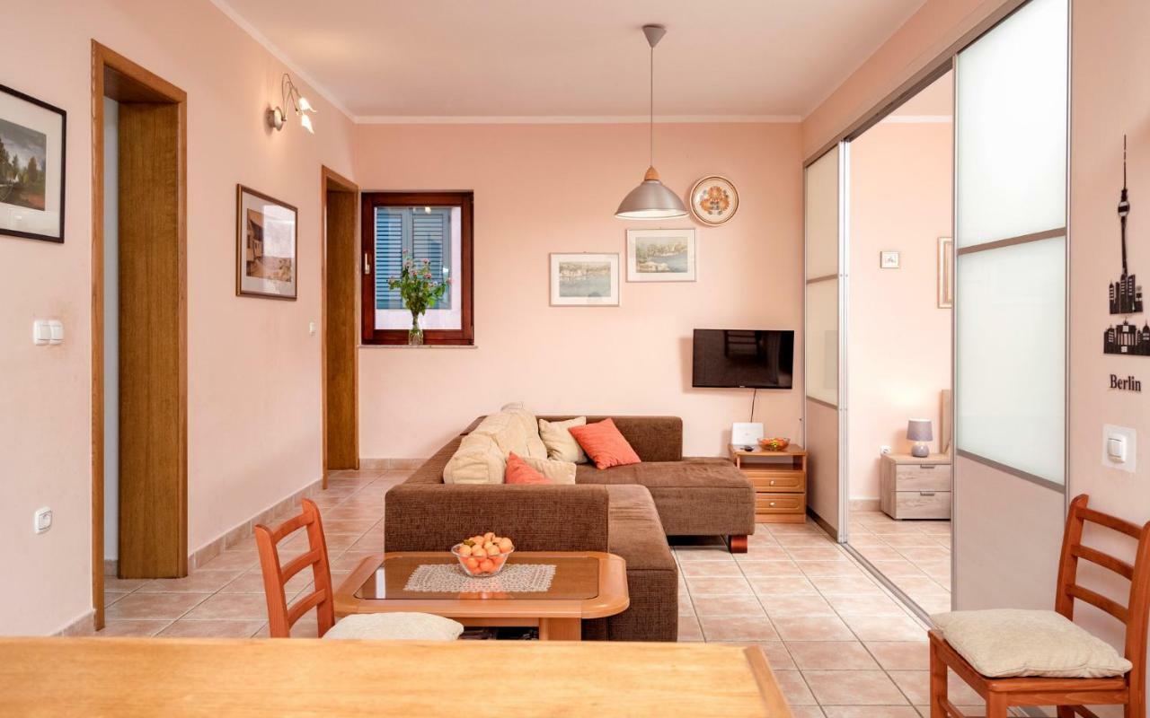 Mirjana - Ev Friendly Appartement *